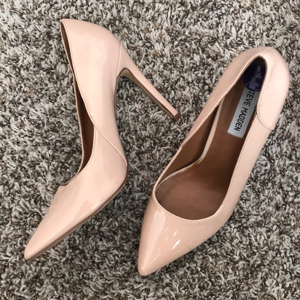 Steve Madden nude pumps